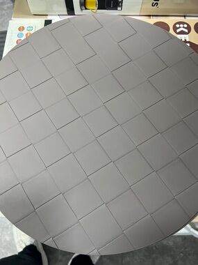 15.75” Woven Pattern Round Placemat in Gray